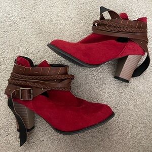 Italian buckle strap booties
